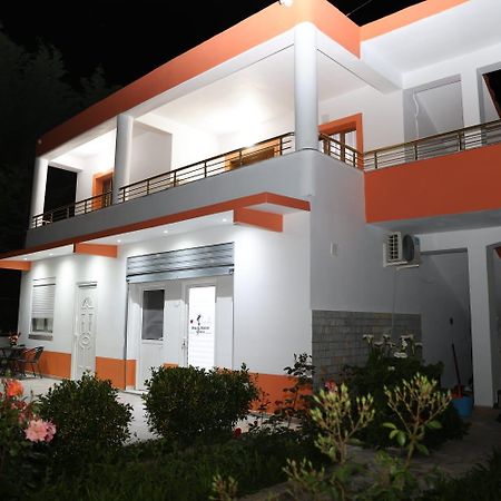 בראט Villa Likaj מראה חיצוני תמונה