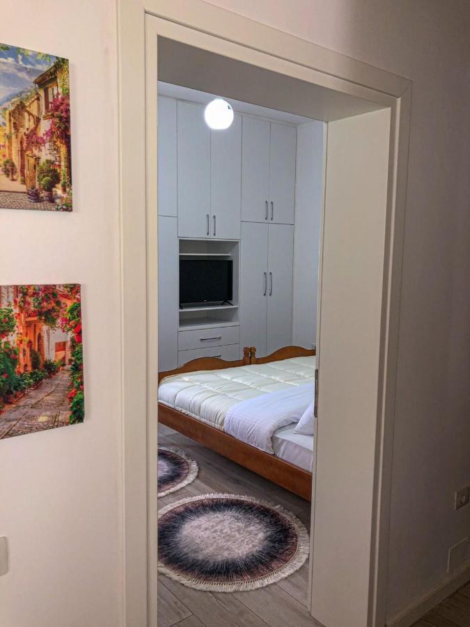 בראט Villa Likaj מראה חיצוני תמונה