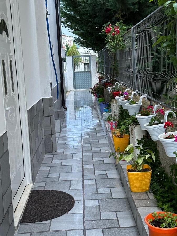 בראט Villa Likaj מראה חיצוני תמונה