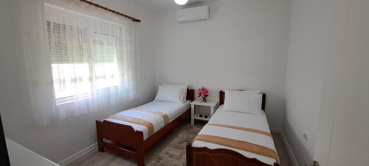 בראט Villa Likaj מראה חיצוני תמונה