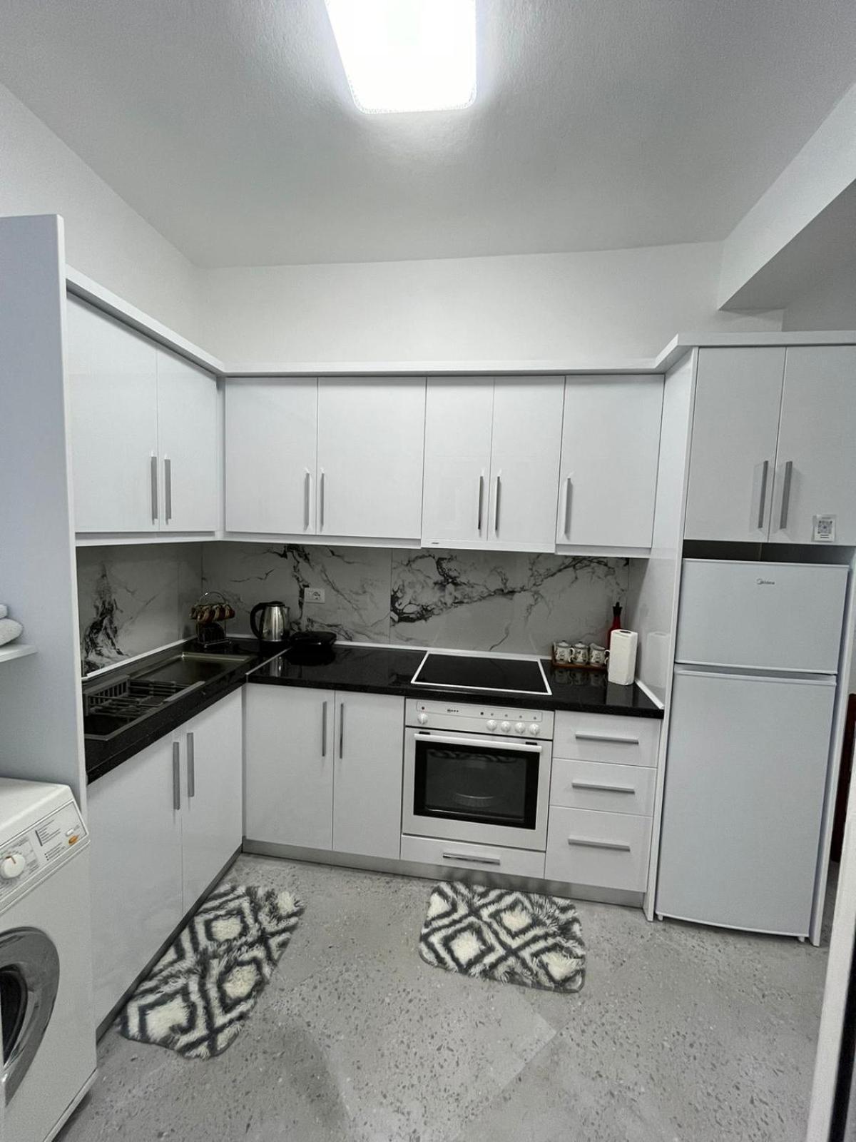 בראט Villa Likaj מראה חיצוני תמונה