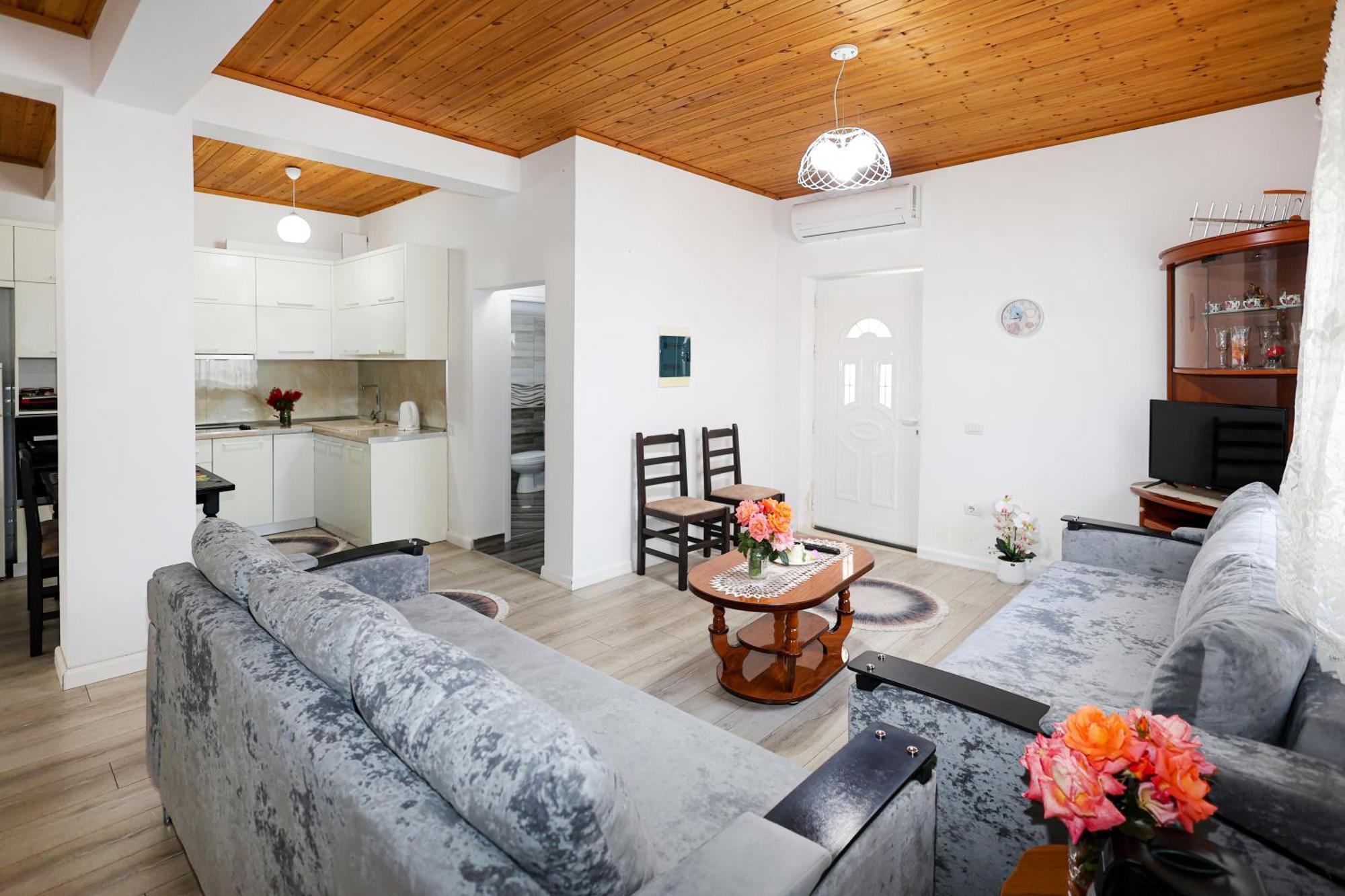בראט Villa Likaj מראה חיצוני תמונה