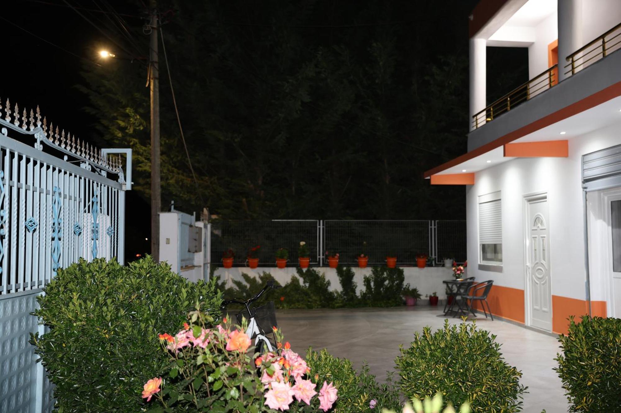 בראט Villa Likaj מראה חיצוני תמונה